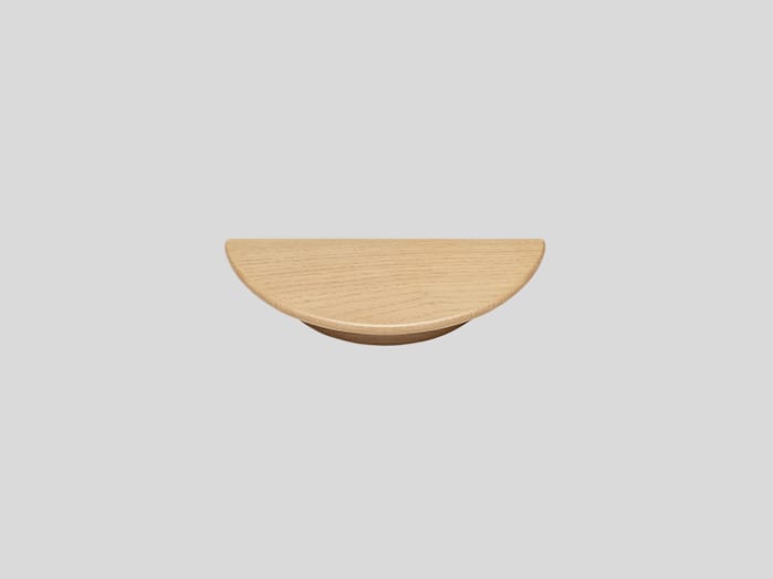 Poignée coquille en bois de chêne, demi-lune pleine, vue de face sur fond gris